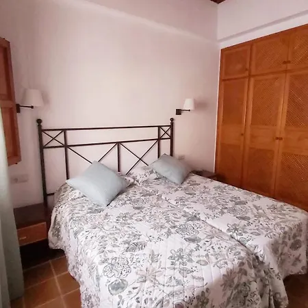Brenas Garden C9 Брения-Баха
